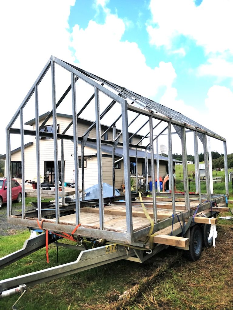 Lifting the greenhouse frame